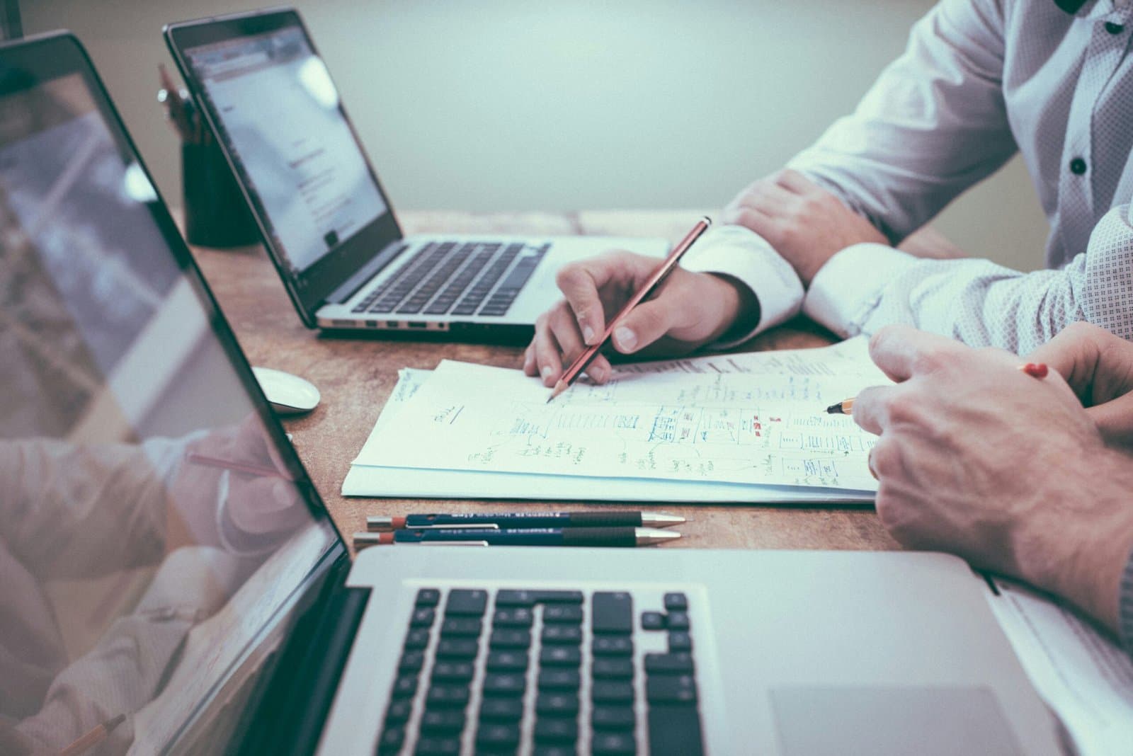 Bureau de gestion où sont tenus les dossiers et documents contractuels d’un projet.
